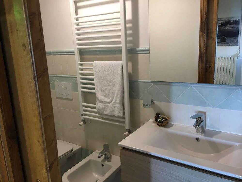 Borgo Tramonte Hotel Pratovecchio Bagian luar foto
